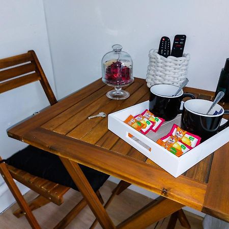 L'Essentiel - Tout Inclus ! Petit Dejeuner, Canal Plus, Netflix, Literie, Serviettes Rouen Exterior photo