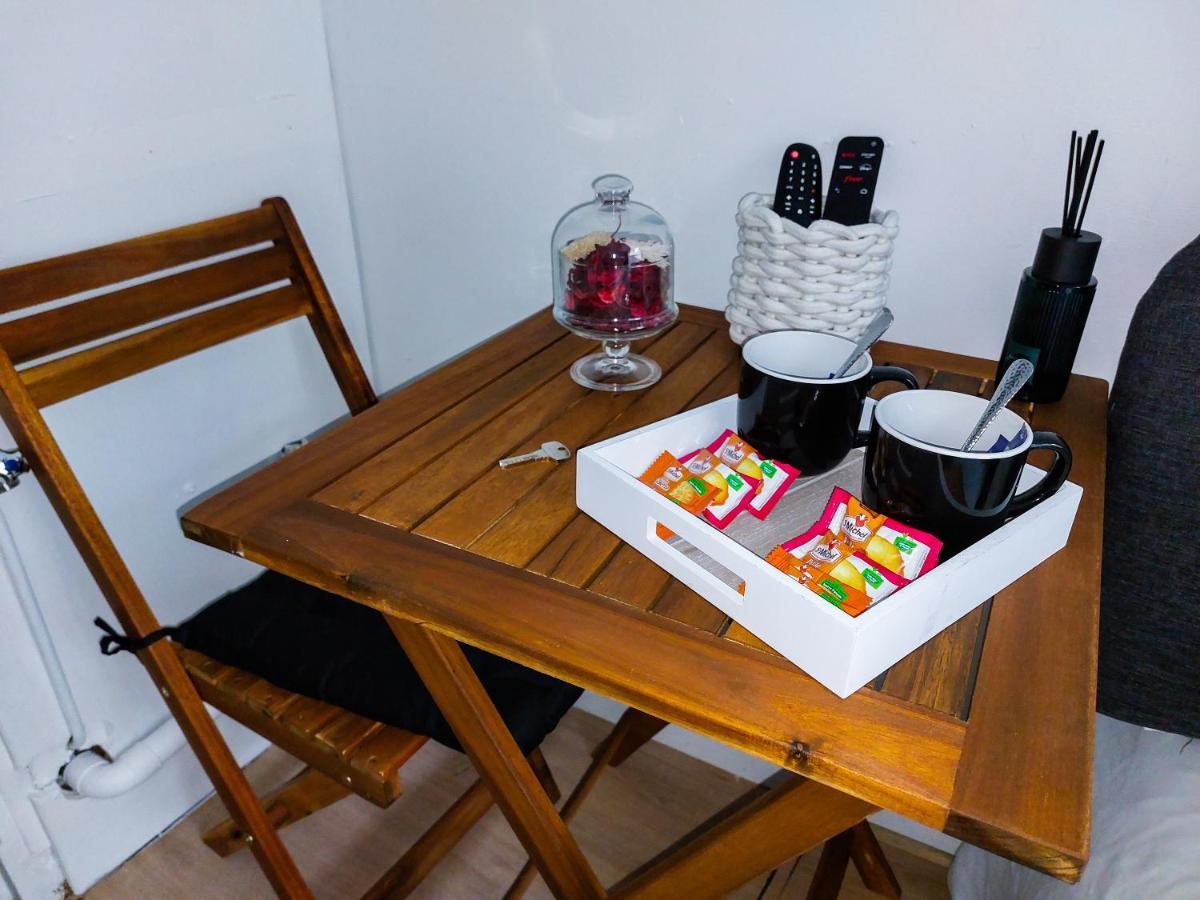 L'Essentiel - Tout Inclus ! Petit Dejeuner, Canal Plus, Netflix, Literie, Serviettes Rouen Exterior photo